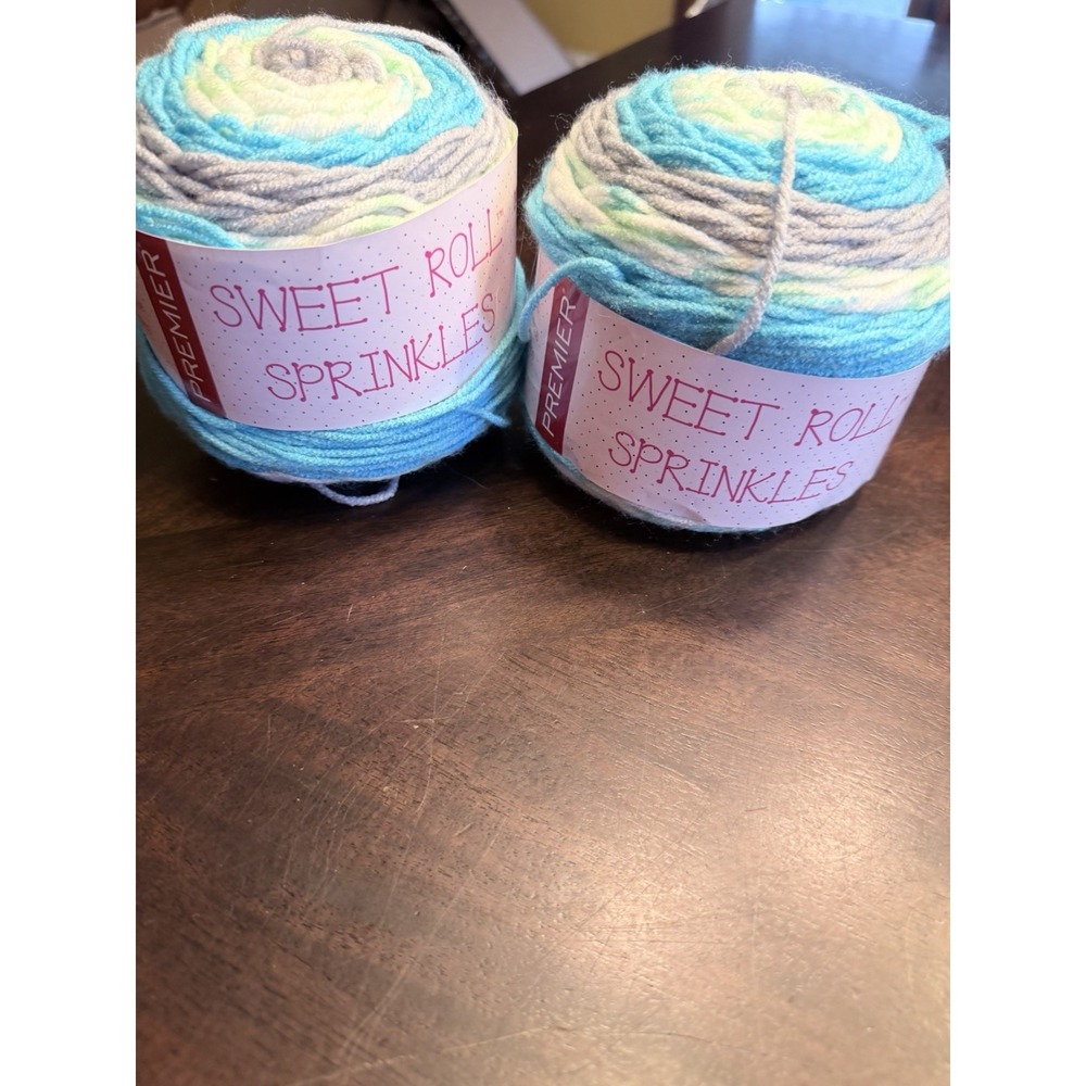 Premier Yarns Sweet Roll Sprinkles Blueberry Sprinkles 1082–01 Set Up Two New